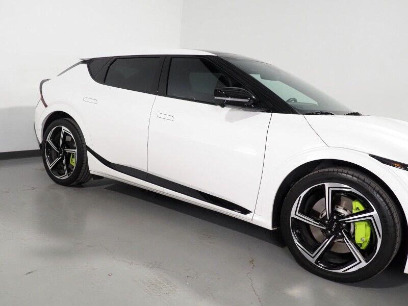 2023 Kia EV6 GT AWD *HEADS-UP DISPLAY, NAVIGATION, ADAPTIVE CRUISE, SAFETY ALERTS, 360 VIEW CAMERAS, MOONROOF, HEATED SPORT SEATS/STEERING, REMOTE PARKING, MERIDIAN AUDIO, WIRELESS CHARGING, ANDROID & APPLE Round Rock TX