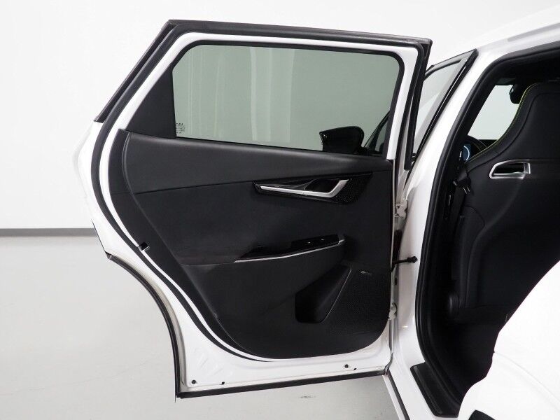 2023 Kia EV6 GT AWD *HEADS-UP DISPLAY, NAVIGATION, ADAPTIVE CRUISE, SAFETY ALERTS, 360 VIEW CAMERAS, MOONROOF, HEATED SPORT SEATS/STEERING, REMOTE PARKING, MERIDIAN AUDIO, WIRELESS CHARGING, ANDROID & APPLE Round Rock TX