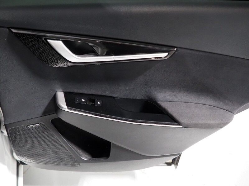 2023 Kia EV6 GT AWD *HEADS-UP DISPLAY, NAVIGATION, ADAPTIVE CRUISE, SAFETY ALERTS, 360 VIEW CAMERAS, MOONROOF, HEATED SPORT SEATS/STEERING, REMOTE PARKING, MERIDIAN AUDIO, WIRELESS CHARGING, ANDROID & APPLE Round Rock TX