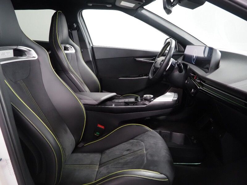 2023 Kia EV6 GT AWD *HEADS-UP DISPLAY, NAVIGATION, ADAPTIVE CRUISE, SAFETY ALERTS, 360 VIEW CAMERAS, MOONROOF, HEATED SPORT SEATS/STEERING, REMOTE PARKING, MERIDIAN AUDIO, WIRELESS CHARGING, ANDROID & APPLE Round Rock TX