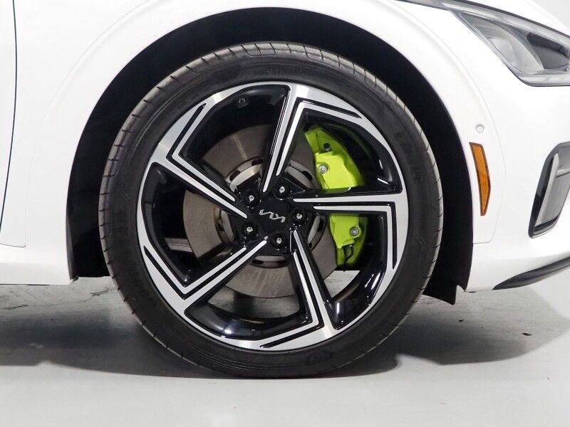 2023 Kia EV6 GT AWD *HEADS-UP DISPLAY, NAVIGATION, ADAPTIVE CRUISE, SAFETY ALERTS, 360 VIEW CAMERAS, MOONROOF, HEATED SPORT SEATS/STEERING, REMOTE PARKING, MERIDIAN AUDIO, WIRELESS CHARGING, ANDROID & APPLE Round Rock TX