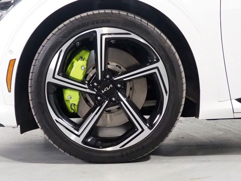 2023 Kia EV6 GT AWD *HEADS-UP DISPLAY, NAVIGATION, ADAPTIVE CRUISE, SAFETY ALERTS, 360 VIEW CAMERAS, MOONROOF, HEATED SPORT SEATS/STEERING, REMOTE PARKING, MERIDIAN AUDIO, WIRELESS CHARGING, ANDROID & APPLE Round Rock TX