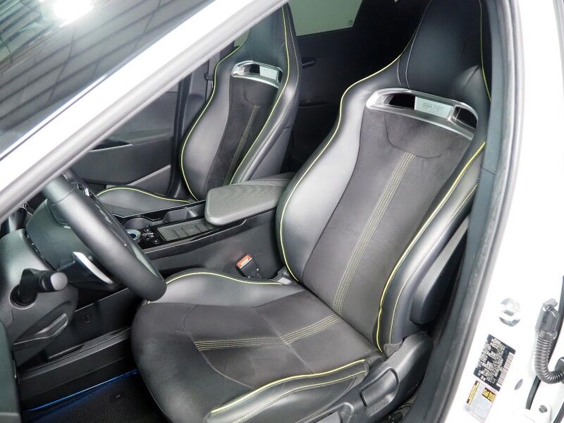 2023 Kia EV6 GT AWD *HEADS-UP DISPLAY, NAVIGATION, ADAPTIVE CRUISE, SAFETY ALERTS, 360 VIEW CAMERAS, MOONROOF, HEATED SPORT SEATS/STEERING, REMOTE PARKING, MERIDIAN AUDIO, WIRELESS CHARGING, ANDROID & APPLE Round Rock TX