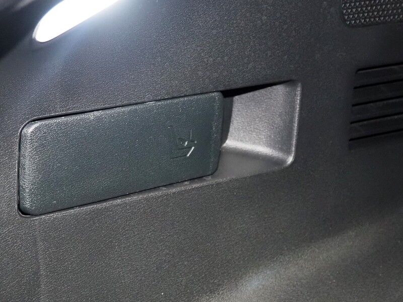 2023 Kia EV6 GT AWD *HEADS-UP DISPLAY, NAVIGATION, ADAPTIVE CRUISE, SAFETY ALERTS, 360 VIEW CAMERAS, MOONROOF, HEATED SPORT SEATS/STEERING, REMOTE PARKING, MERIDIAN AUDIO, WIRELESS CHARGING, ANDROID & APPLE Round Rock TX