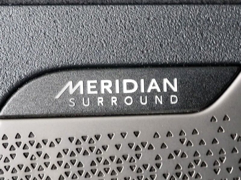 2023 Kia EV6 GT AWD *HEADS-UP DISPLAY, NAVIGATION, ADAPTIVE CRUISE, SAFETY ALERTS, 360 VIEW CAMERAS, MOONROOF, HEATED SPORT SEATS/STEERING, REMOTE PARKING, MERIDIAN AUDIO, WIRELESS CHARGING, ANDROID & APPLE Round Rock TX