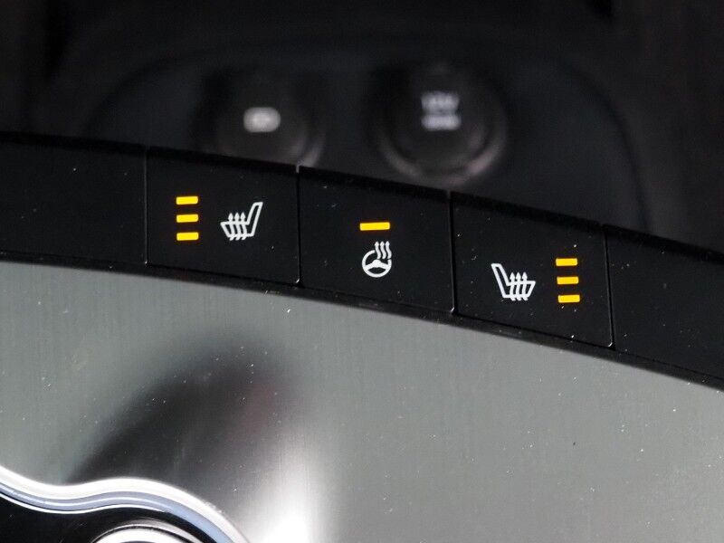 2023 Kia EV6 GT AWD *HEADS-UP DISPLAY, NAVIGATION, ADAPTIVE CRUISE, SAFETY ALERTS, 360 VIEW CAMERAS, MOONROOF, HEATED SPORT SEATS/STEERING, REMOTE PARKING, MERIDIAN AUDIO, WIRELESS CHARGING, ANDROID & APPLE Round Rock TX