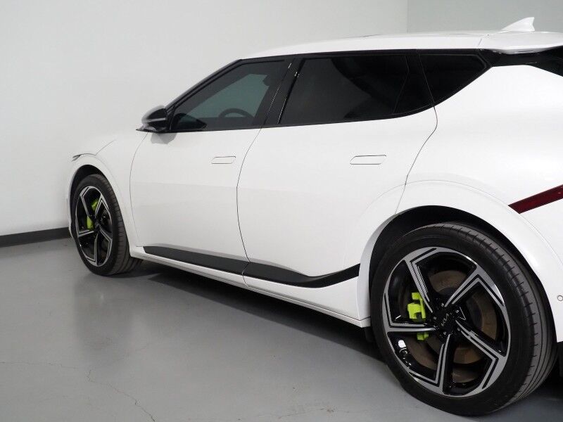 2023 Kia EV6 GT AWD *HEADS-UP DISPLAY, NAVIGATION, ADAPTIVE CRUISE, SAFETY ALERTS, 360 VIEW CAMERAS, MOONROOF, HEATED SPORT SEATS/STEERING, REMOTE PARKING, MERIDIAN AUDIO, WIRELESS CHARGING, ANDROID & APPLE Round Rock TX