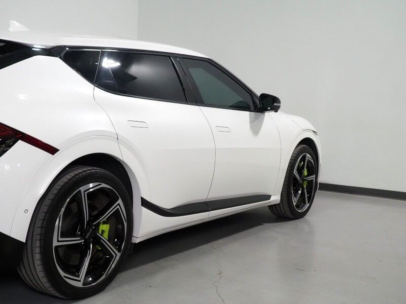 2023 Kia EV6 GT AWD *HEADS-UP DISPLAY, NAVIGATION, ADAPTIVE CRUISE, SAFETY ALERTS, 360 VIEW CAMERAS, MOONROOF, HEATED SPORT SEATS/STEERING, REMOTE PARKING, MERIDIAN AUDIO, WIRELESS CHARGING, ANDROID & APPLE Round Rock TX