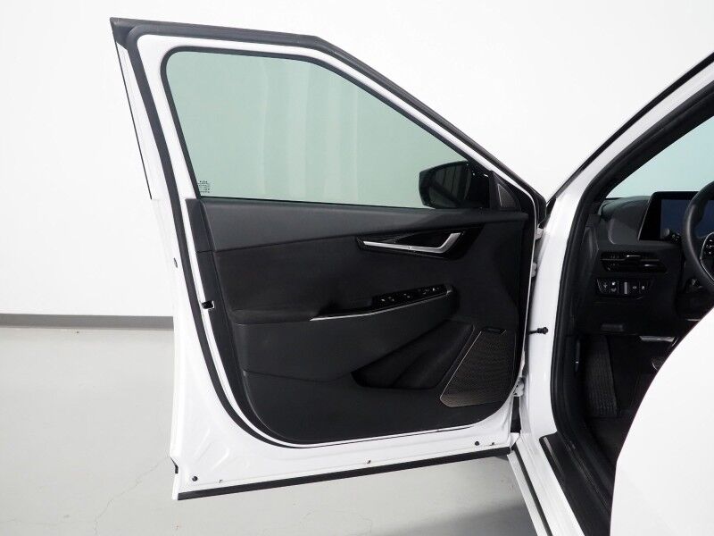 2023 Kia EV6 GT AWD *HEADS-UP DISPLAY, NAVIGATION, ADAPTIVE CRUISE, SAFETY ALERTS, 360 VIEW CAMERAS, MOONROOF, HEATED SPORT SEATS/STEERING, REMOTE PARKING, MERIDIAN AUDIO, WIRELESS CHARGING, ANDROID & APPLE Round Rock TX