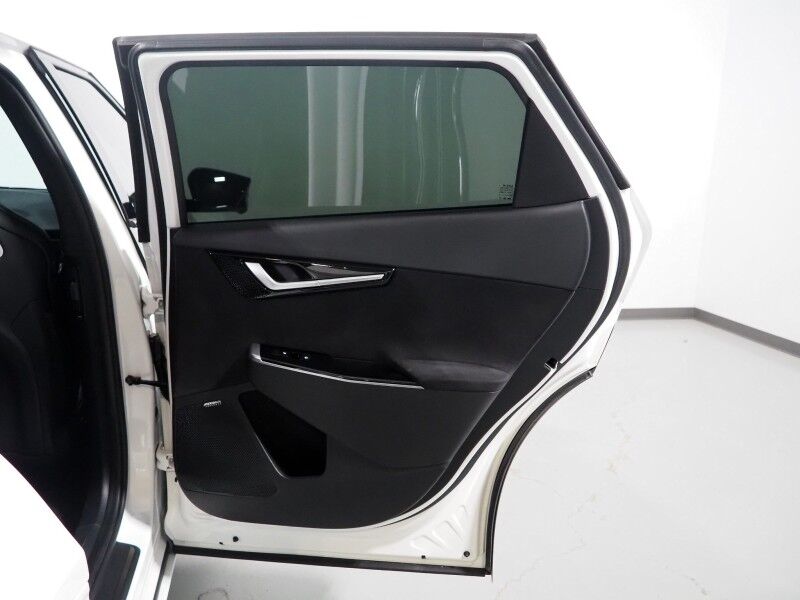 2023 Kia EV6 GT AWD *HEADS-UP DISPLAY, NAVIGATION, ADAPTIVE CRUISE, SAFETY ALERTS, 360 VIEW CAMERAS, MOONROOF, HEATED SPORT SEATS/STEERING, REMOTE PARKING, MERIDIAN AUDIO, WIRELESS CHARGING, ANDROID & APPLE Round Rock TX