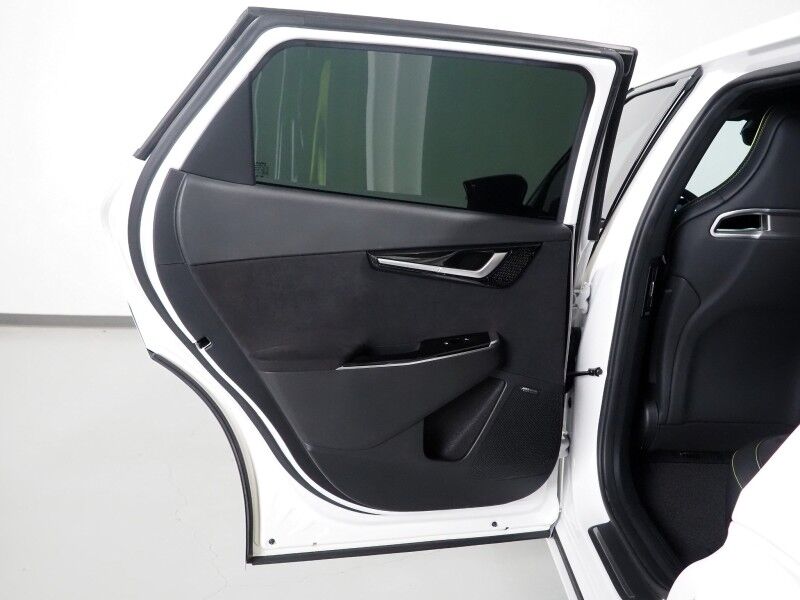 2023 Kia EV6 GT AWD *HEADS-UP DISPLAY, NAVIGATION, ADAPTIVE CRUISE, SAFETY ALERTS, 360 VIEW CAMERAS, MOONROOF, HEATED SPORT SEATS/STEERING, REMOTE PARKING, MERIDIAN AUDIO, WIRELESS CHARGING, ANDROID & APPLE Round Rock TX