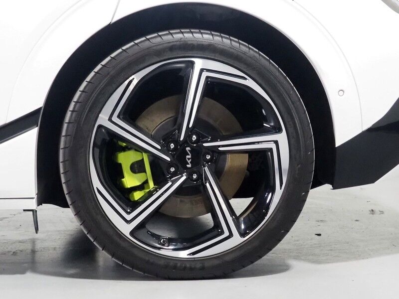 2023 Kia EV6 GT AWD *HEADS-UP DISPLAY, NAVIGATION, ADAPTIVE CRUISE, SAFETY ALERTS, 360 VIEW CAMERAS, MOONROOF, HEATED SPORT SEATS/STEERING, REMOTE PARKING, MERIDIAN AUDIO, WIRELESS CHARGING, ANDROID & APPLE Round Rock TX