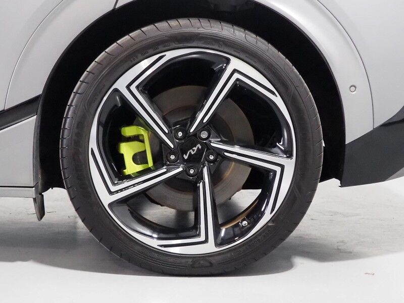 2023 Kia EV6 GT AWD *HEADS-UP DISPLAY, NAVIGATION, ADAPTIVE CRUISE, SAFETY ALERTS, 360 VIEW CAMERAS, MOONROOF, HEATED SPORT SEATS/STEERING, REMOTE PARKING, MERIDIAN AUDIO, WIRELESS CHARGING, APPLE CARPLAY Round Rock TX