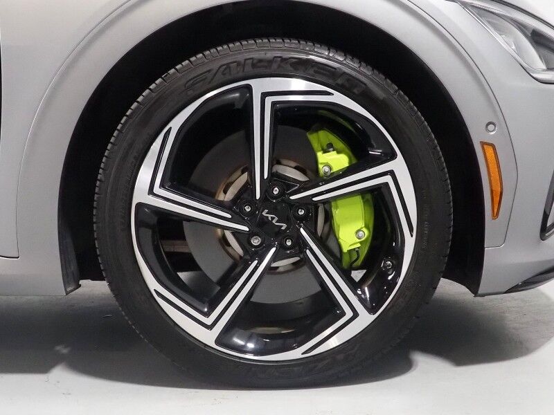 2023 Kia EV6 GT AWD *HEADS-UP DISPLAY, NAVIGATION, ADAPTIVE CRUISE, SAFETY ALERTS, 360 VIEW CAMERAS, MOONROOF, HEATED SPORT SEATS/STEERING, REMOTE PARKING, MERIDIAN AUDIO, WIRELESS CHARGING, APPLE CARPLAY Round Rock TX