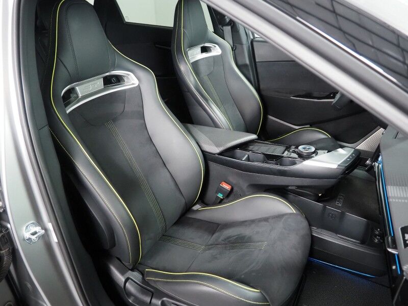 2023 Kia EV6 GT AWD *HEADS-UP DISPLAY, NAVIGATION, ADAPTIVE CRUISE, SAFETY ALERTS, 360 VIEW CAMERAS, MOONROOF, HEATED SPORT SEATS/STEERING, REMOTE PARKING, MERIDIAN AUDIO, WIRELESS CHARGING, APPLE CARPLAY