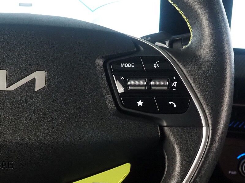 2023 Kia EV6 GT AWD *HEADS-UP DISPLAY, NAVIGATION, ADAPTIVE CRUISE, SAFETY ALERTS, 360 VIEW CAMERAS, MOONROOF, HEATED SPORT SEATS/STEERING, REMOTE PARKING, MERIDIAN AUDIO, WIRELESS CHARGING, APPLE CARPLAY Round Rock TX