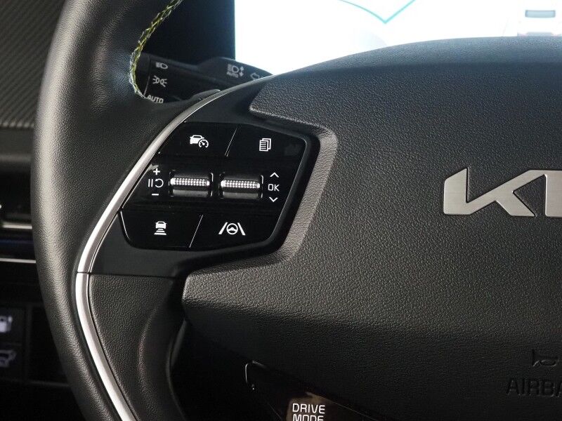 2023 Kia EV6 GT AWD *HEADS-UP DISPLAY, NAVIGATION, ADAPTIVE CRUISE, SAFETY ALERTS, 360 VIEW CAMERAS, MOONROOF, HEATED SPORT SEATS/STEERING, REMOTE PARKING, MERIDIAN AUDIO, WIRELESS CHARGING, APPLE CARPLAY Round Rock TX