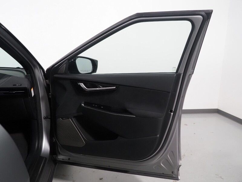 2023 Kia EV6 GT AWD *HEADS-UP DISPLAY, NAVIGATION, ADAPTIVE CRUISE, SAFETY ALERTS, 360 VIEW CAMERAS, MOONROOF, HEATED SPORT SEATS/STEERING, REMOTE PARKING, MERIDIAN AUDIO, WIRELESS CHARGING, APPLE CARPLAY Round Rock TX