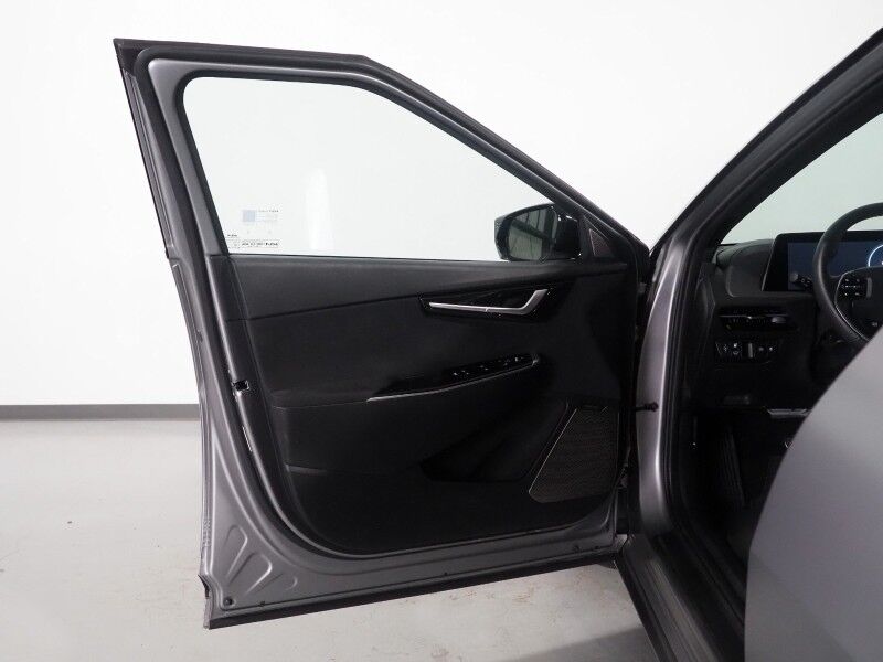 2023 Kia EV6 GT AWD *HEADS-UP DISPLAY, NAVIGATION, ADAPTIVE CRUISE, SAFETY ALERTS, 360 VIEW CAMERAS, MOONROOF, HEATED SPORT SEATS/STEERING, REMOTE PARKING, MERIDIAN AUDIO, WIRELESS CHARGING, APPLE CARPLAY Round Rock TX