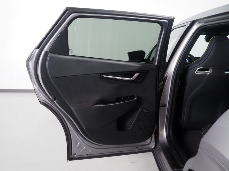 2023 Kia EV6 GT AWD *HEADS-UP DISPLAY, NAVIGATION, ADAPTIVE CRUISE, SAFETY ALERTS, 360 VIEW CAMERAS, MOONROOF, HEATED SPORT SEATS/STEERING, REMOTE PARKING, MERIDIAN AUDIO, WIRELESS CHARGING, APPLE CARPLAY Round Rock TX