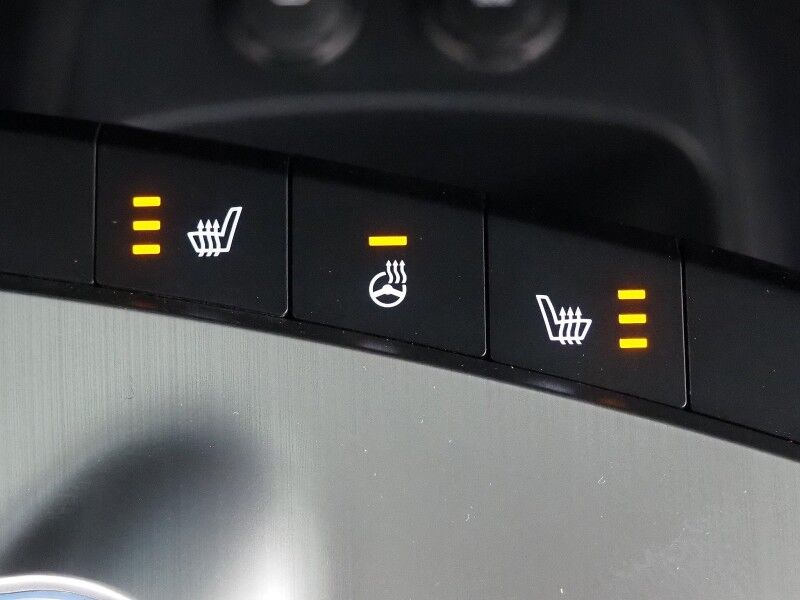 2023 Kia EV6 GT AWD *HEADS-UP DISPLAY, NAVIGATION, ADAPTIVE CRUISE, SAFETY ALERTS, 360 VIEW CAMERAS, MOONROOF, HEATED SPORT SEATS/STEERING, REMOTE PARKING, MERIDIAN AUDIO, WIRELESS CHARGING, APPLE CARPLAY Round Rock TX
