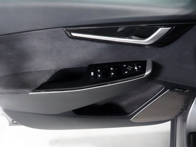 2023 Kia EV6 GT AWD *HEADS-UP DISPLAY, NAVIGATION, ADAPTIVE CRUISE, SAFETY ALERTS, 360 VIEW CAMERAS, MOONROOF, HEATED SPORT SEATS/STEERING, REMOTE PARKING, MERIDIAN AUDIO, WIRELESS CHARGING, APPLE CARPLAY Round Rock TX