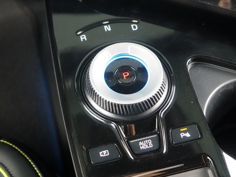 2023 Kia EV6 GT AWD *HEADS-UP DISPLAY, NAVIGATION, ADAPTIVE CRUISE, SAFETY ALERTS, 360 VIEW CAMERAS, MOONROOF, HEATED SPORT SEATS/STEERING, REMOTE PARKING, MERIDIAN AUDIO, WIRELESS CHARGING, APPLE CARPLAY Round Rock TX