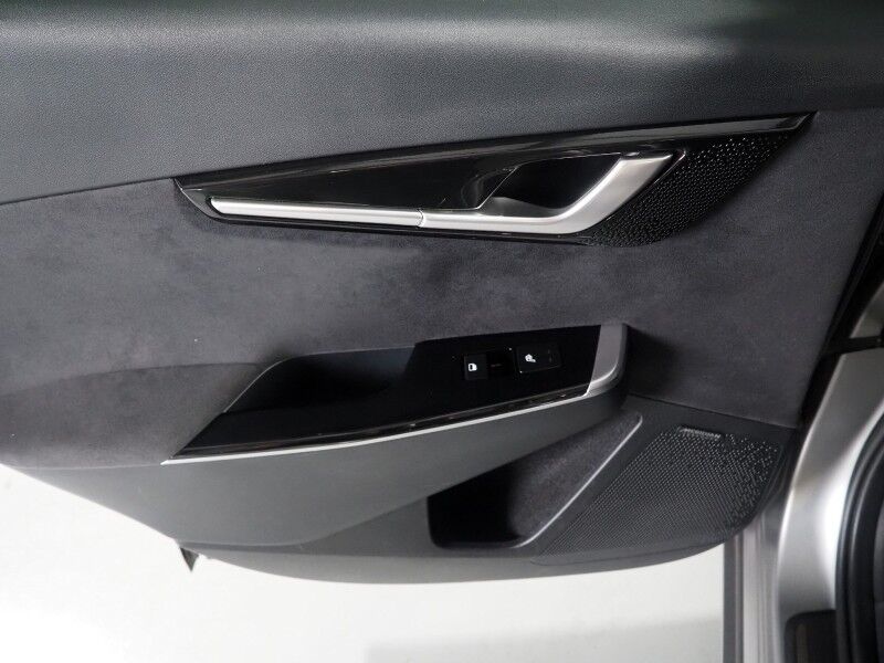 2023 Kia EV6 GT AWD *HEADS-UP DISPLAY, NAVIGATION, ADAPTIVE CRUISE, SAFETY ALERTS, 360 VIEW CAMERAS, MOONROOF, HEATED SPORT SEATS/STEERING, REMOTE PARKING, MERIDIAN AUDIO, WIRELESS CHARGING, APPLE CARPLAY Round Rock TX