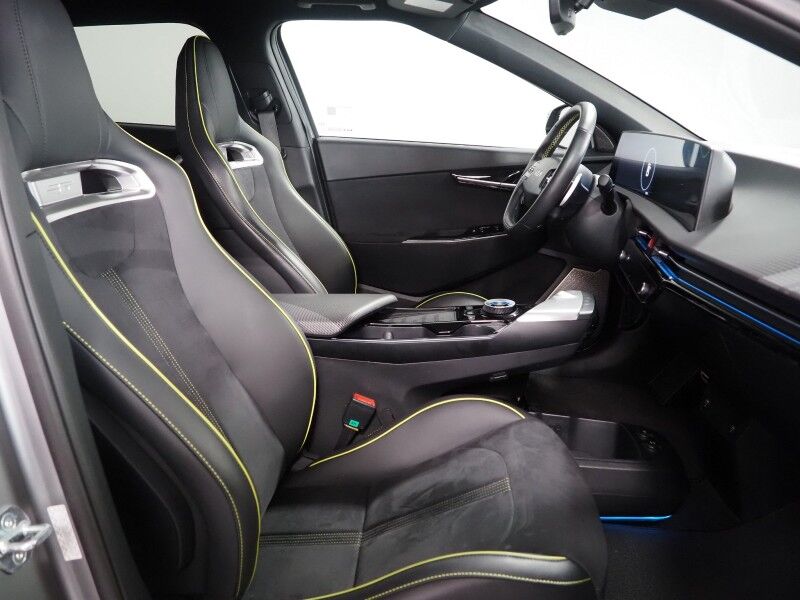 2023 Kia EV6 GT AWD *HEADS-UP DISPLAY, NAVIGATION, ADAPTIVE CRUISE, SAFETY ALERTS, 360 VIEW CAMERAS, MOONROOF, HEATED SPORT SEATS/STEERING, REMOTE PARKING, MERIDIAN AUDIO, WIRELESS CHARGING, APPLE CARPLAY Round Rock TX