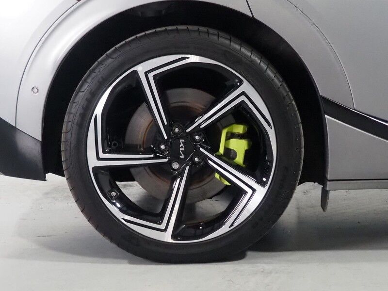 2023 Kia EV6 GT AWD *HEADS-UP DISPLAY, NAVIGATION, ADAPTIVE CRUISE, SAFETY ALERTS, 360 VIEW CAMERAS, MOONROOF, HEATED SPORT SEATS/STEERING, REMOTE PARKING, MERIDIAN AUDIO, WIRELESS CHARGING, APPLE CARPLAY Round Rock TX