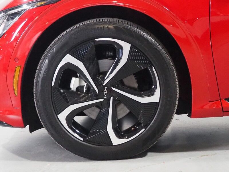 2023 Kia EV6 GT-Line AWD *HEADS-UP DISPLAY, NAVIGATION, ADAPTIVE CRUISE, SAFETY ALERTS, 360 VIEW CAMERAS, MOONROOF, CLIMATE SEATS, HEATED STEERING, 20 INCH WHEELS, MERIDIAN AUDIO, WIRELESS CHARGING, ANDROID & APPLE Round Rock TX