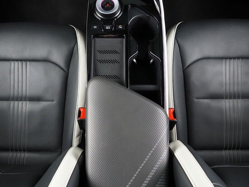 2023 Kia EV6 GT-Line AWD *HEADS-UP DISPLAY, NAVIGATION, ADAPTIVE CRUISE, SAFETY ALERTS, 360 VIEW CAMERAS, MOONROOF, CLIMATE SEATS, HEATED STEERING, 20 INCH WHEELS, MERIDIAN AUDIO, WIRELESS CHARGING, ANDROID & APPLE Round Rock TX