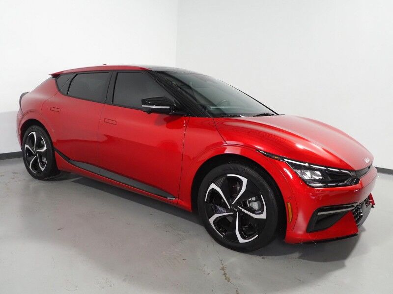 2023 Kia EV6 GT-Line AWD *HEADS-UP DISPLAY, NAVIGATION, ADAPTIVE CRUISE, SAFETY ALERTS, 360 VIEW CAMERAS, MOONROOF, CLIMATE SEATS, HEATED STEERING, 20 INCH WHEELS, MERIDIAN AUDIO, WIRELESS CHARGING, ANDROID & APPLE