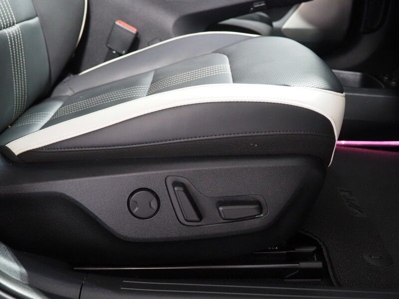 2023 Kia EV6 GT-Line AWD *HEADS-UP DISPLAY, NAVIGATION, ADAPTIVE CRUISE, SAFETY ALERTS, 360 VIEW CAMERAS, MOONROOF, CLIMATE SEATS, HEATED STEERING, 20 INCH WHEELS, MERIDIAN AUDIO, WIRELESS CHARGING, ANDROID & APPLE Round Rock TX