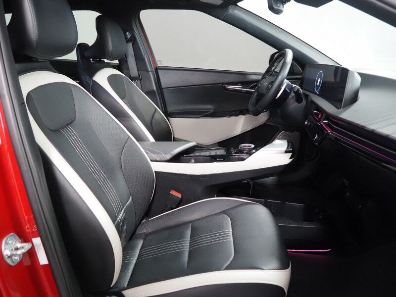 2023 Kia EV6 GT-Line AWD *HEADS-UP DISPLAY, NAVIGATION, ADAPTIVE CRUISE, SAFETY ALERTS, 360 VIEW CAMERAS, MOONROOF, CLIMATE SEATS, HEATED STEERING, 20 INCH WHEELS, MERIDIAN AUDIO, WIRELESS CHARGING, ANDROID & APPLE Round Rock TX