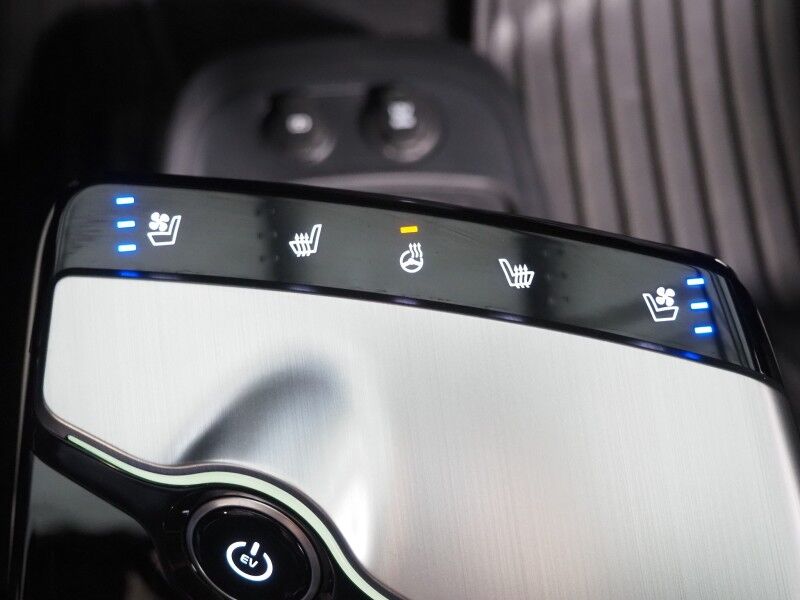 2023 Kia EV6 GT-Line AWD *HEADS-UP DISPLAY, NAVIGATION, ADAPTIVE CRUISE, SAFETY ALERTS, 360 VIEW CAMERAS, MOONROOF, CLIMATE SEATS, HEATED STEERING, MERIDIAN AUDIO, WIRELESS CHARGING, ANDROID & APPLE Round Rock TX