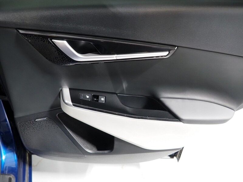 2023 Kia EV6 GT-Line AWD *HEADS-UP DISPLAY, NAVIGATION, ADAPTIVE CRUISE, SAFETY ALERTS, 360 VIEW CAMERAS, MOONROOF, CLIMATE SEATS, HEATED STEERING, MERIDIAN AUDIO, WIRELESS CHARGING, ANDROID & APPLE Round Rock TX