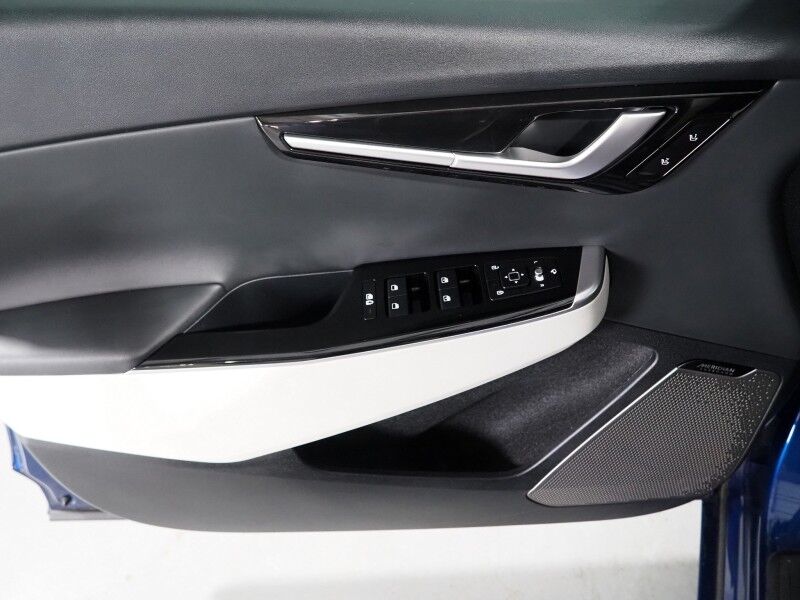 2023 Kia EV6 GT-Line AWD *HEADS-UP DISPLAY, NAVIGATION, ADAPTIVE CRUISE, SAFETY ALERTS, 360 VIEW CAMERAS, MOONROOF, CLIMATE SEATS, HEATED STEERING, MERIDIAN AUDIO, WIRELESS CHARGING, ANDROID & APPLE Round Rock TX