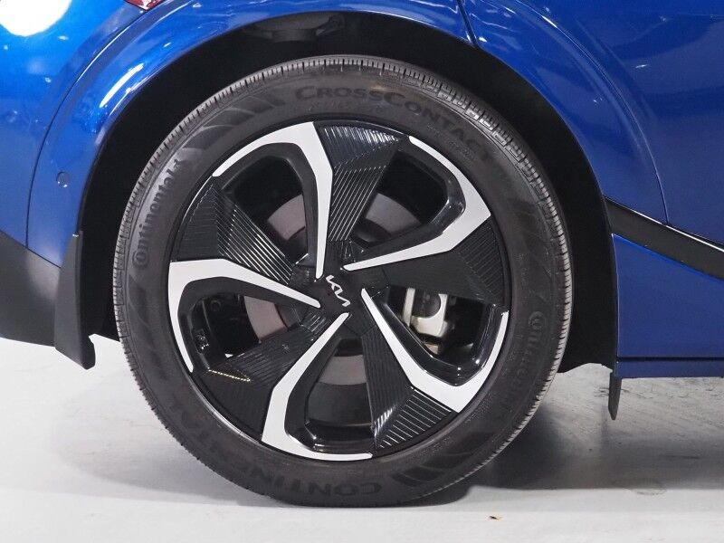 2023 Kia EV6 GT-Line AWD *HEADS-UP DISPLAY, NAVIGATION, ADAPTIVE CRUISE, SAFETY ALERTS, 360 VIEW CAMERAS, MOONROOF, SUEDE LEATHER, CLIMATE SEATS, HEATED STEERING, MERIDIAN AUDIO, WIRELESS CHARGING, ANDROID & APPLE Round Rock TX