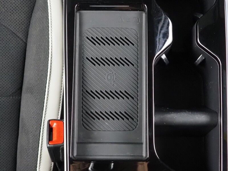 2023 Kia EV6 GT-Line AWD *HEADS-UP DISPLAY, NAVIGATION, ADAPTIVE CRUISE, SAFETY ALERTS, 360 VIEW CAMERAS, MOONROOF, SUEDE LEATHER, CLIMATE SEATS, HEATED STEERING, MERIDIAN AUDIO, WIRELESS CHARGING, ANDROID & APPLE Round Rock TX