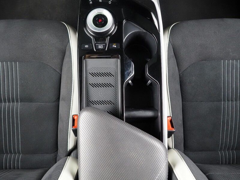 2023 Kia EV6 GT-Line AWD *HEADS-UP DISPLAY, NAVIGATION, ADAPTIVE CRUISE, SAFETY ALERTS, 360 VIEW CAMERAS, MOONROOF, SUEDE LEATHER, CLIMATE SEATS, HEATED STEERING, MERIDIAN AUDIO, WIRELESS CHARGING, ANDROID & APPLE Round Rock TX