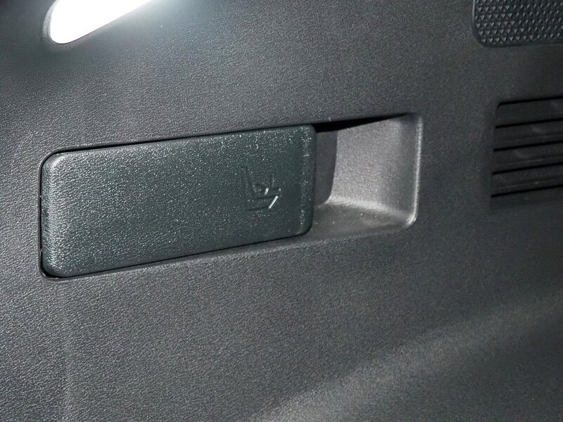 2023 Kia EV6 GT-Line AWD *HEADS-UP DISPLAY, NAVIGATION, ADAPTIVE CRUISE, SAFETY ALERTS, 360 VIEW CAMERAS, MOONROOF, SUEDE LEATHER, CLIMATE SEATS, HEATED STEERING, MERIDIAN AUDIO, WIRELESS CHARGING, ANDROID & APPLE Round Rock TX