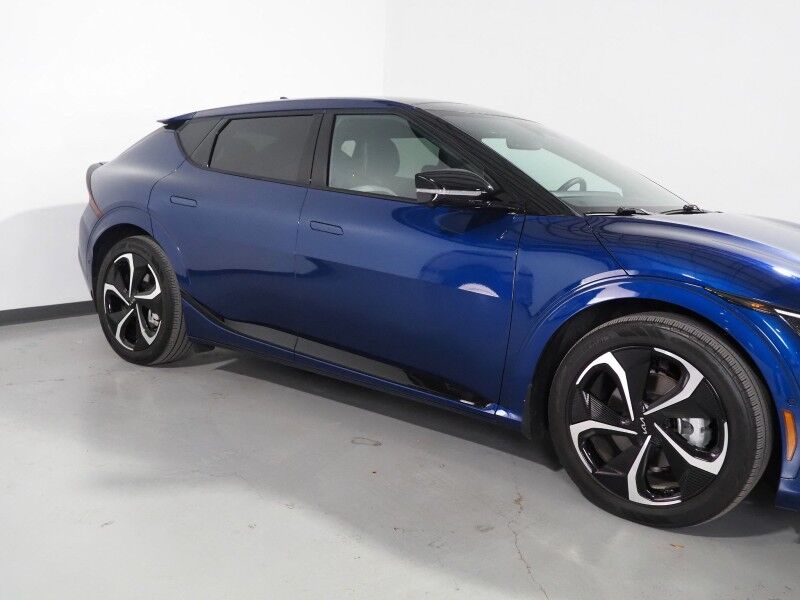 2023 Kia EV6 GT-Line AWD *HEADS-UP DISPLAY, NAVIGATION, ADAPTIVE CRUISE, SAFETY ALERTS, 360 VIEW CAMERAS, MOONROOF, SUEDE LEATHER, CLIMATE SEATS, HEATED STEERING, MERIDIAN AUDIO, WIRELESS CHARGING, ANDROID & APPLE Round Rock TX