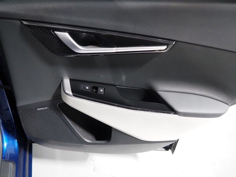 2023 Kia EV6 GT-Line AWD *HEADS-UP DISPLAY, NAVIGATION, ADAPTIVE CRUISE, SAFETY ALERTS, 360 VIEW CAMERAS, MOONROOF, SUEDE LEATHER, CLIMATE SEATS, HEATED STEERING, MERIDIAN AUDIO, WIRELESS CHARGING, ANDROID & APPLE Round Rock TX