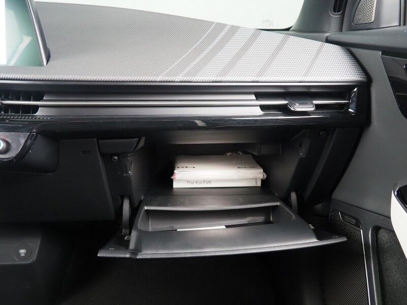 2023 Kia EV6 GT-Line AWD *HEADS-UP DISPLAY, NAVIGATION, ADAPTIVE CRUISE, SAFETY ALERTS, 360 VIEW CAMERAS, MOONROOF, SUEDE LEATHER, CLIMATE SEATS, HEATED STEERING, MERIDIAN AUDIO, WIRELESS CHARGING, ANDROID & APPLE Round Rock TX