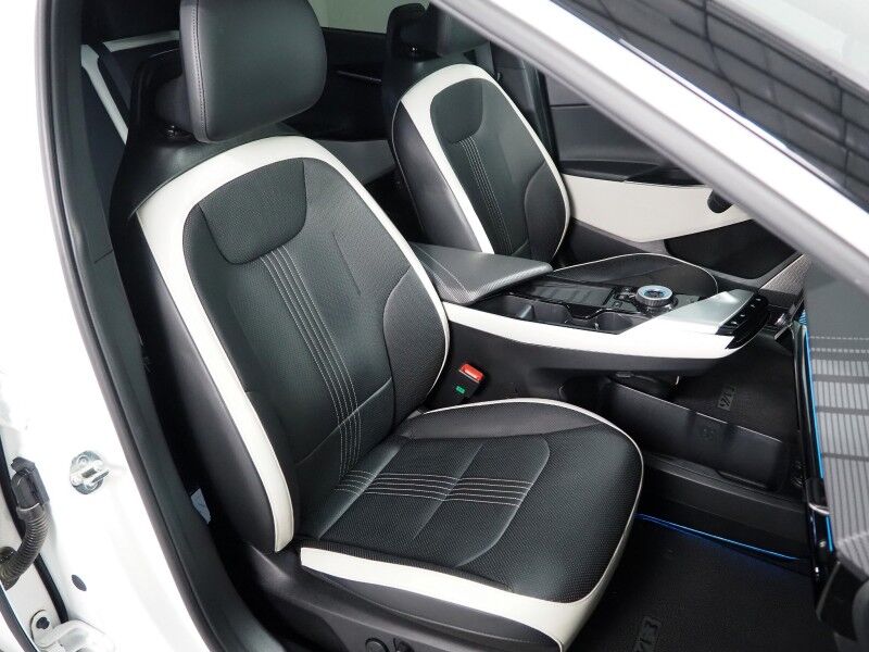 2023 Kia EV6 GT-Line *HEADS-UP DISPLAY, NAVIGATION, ADAPTIVE CRUISE, SAFETY ALERTS, 360 VIEW CAMERAS, MOONROOF, CLIMATE SEATS, 19 INCH WHEELS, MERIDIAN AUDIO, WIRELESS CHARGING, ANDROID & APPLE