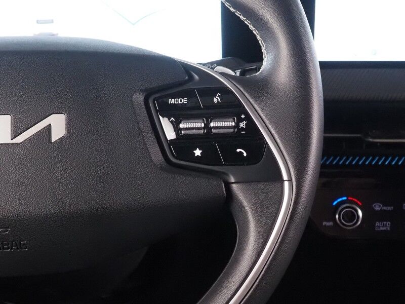 2023 Kia EV6 GT-Line *HEADS-UP DISPLAY, NAVIGATION, ADAPTIVE CRUISE, SAFETY ALERTS, 360 VIEW CAMERAS, MOONROOF, CLIMATE SEATS, 19 INCH WHEELS, MERIDIAN AUDIO, WIRELESS CHARGING, ANDROID & APPLE Round Rock TX