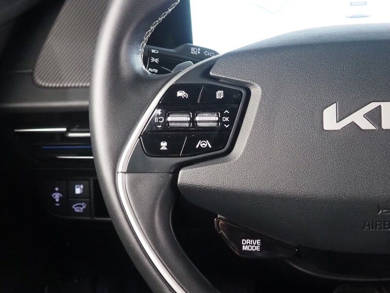 2023 Kia EV6 GT-Line *HEADS-UP DISPLAY, NAVIGATION, ADAPTIVE CRUISE, SAFETY ALERTS, 360 VIEW CAMERAS, MOONROOF, CLIMATE SEATS, 19 INCH WHEELS, MERIDIAN AUDIO, WIRELESS CHARGING, ANDROID & APPLE Round Rock TX