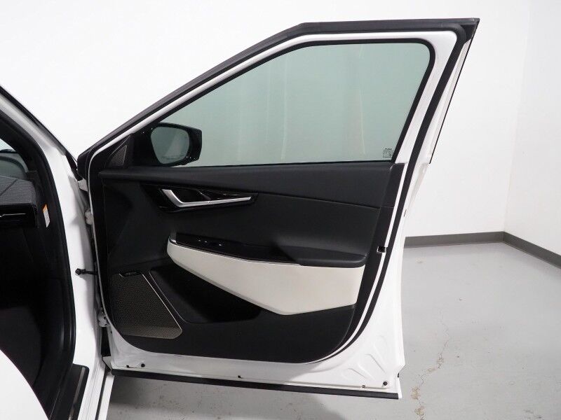 2023 Kia EV6 GT-Line *HEADS-UP DISPLAY, NAVIGATION, ADAPTIVE CRUISE, SAFETY ALERTS, 360 VIEW CAMERAS, MOONROOF, CLIMATE SEATS, 19 INCH WHEELS, MERIDIAN AUDIO, WIRELESS CHARGING, ANDROID & APPLE Round Rock TX