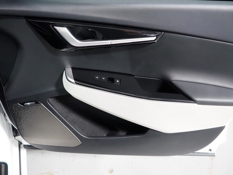 2023 Kia EV6 GT-Line *HEADS-UP DISPLAY, NAVIGATION, ADAPTIVE CRUISE, SAFETY ALERTS, 360 VIEW CAMERAS, MOONROOF, CLIMATE SEATS, 19 INCH WHEELS, MERIDIAN AUDIO, WIRELESS CHARGING, ANDROID & APPLE Round Rock TX